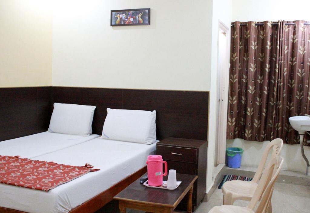 Hotel Sahasra Residency Tirupati Quarto foto