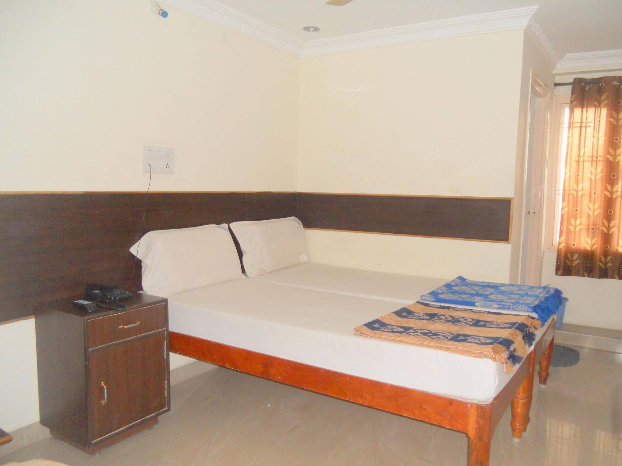 Hotel Sahasra Residency Tirupati Exterior foto