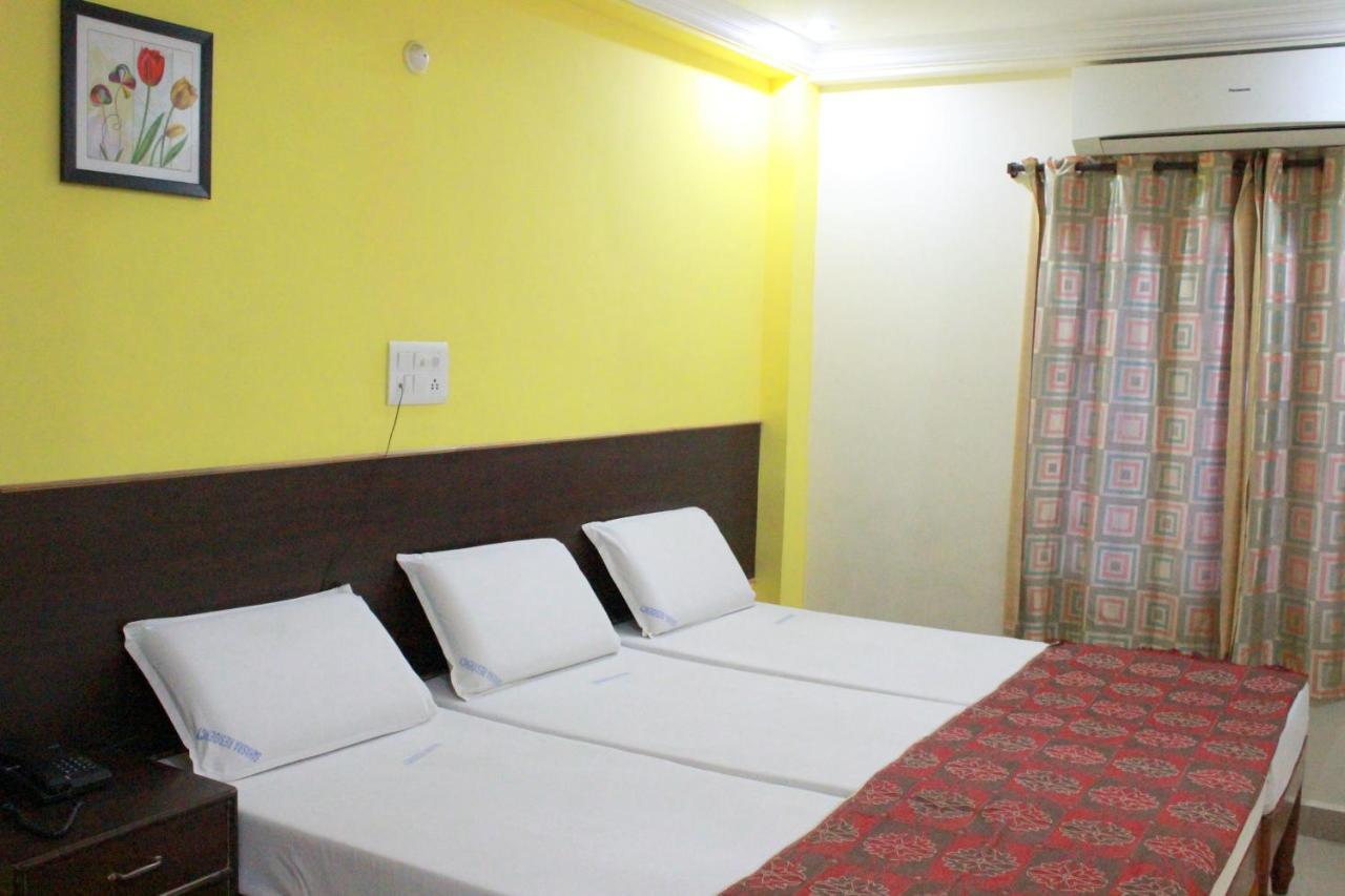 Hotel Sahasra Residency Tirupati Quarto foto